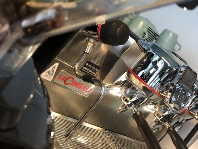 Kaffeemaschine von Kaffee von Jon Cafe - Mirand Sinanaj