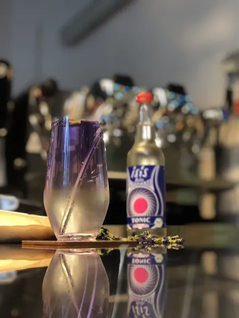 Limonade von Jon Cafe - Mirand Sinanaj