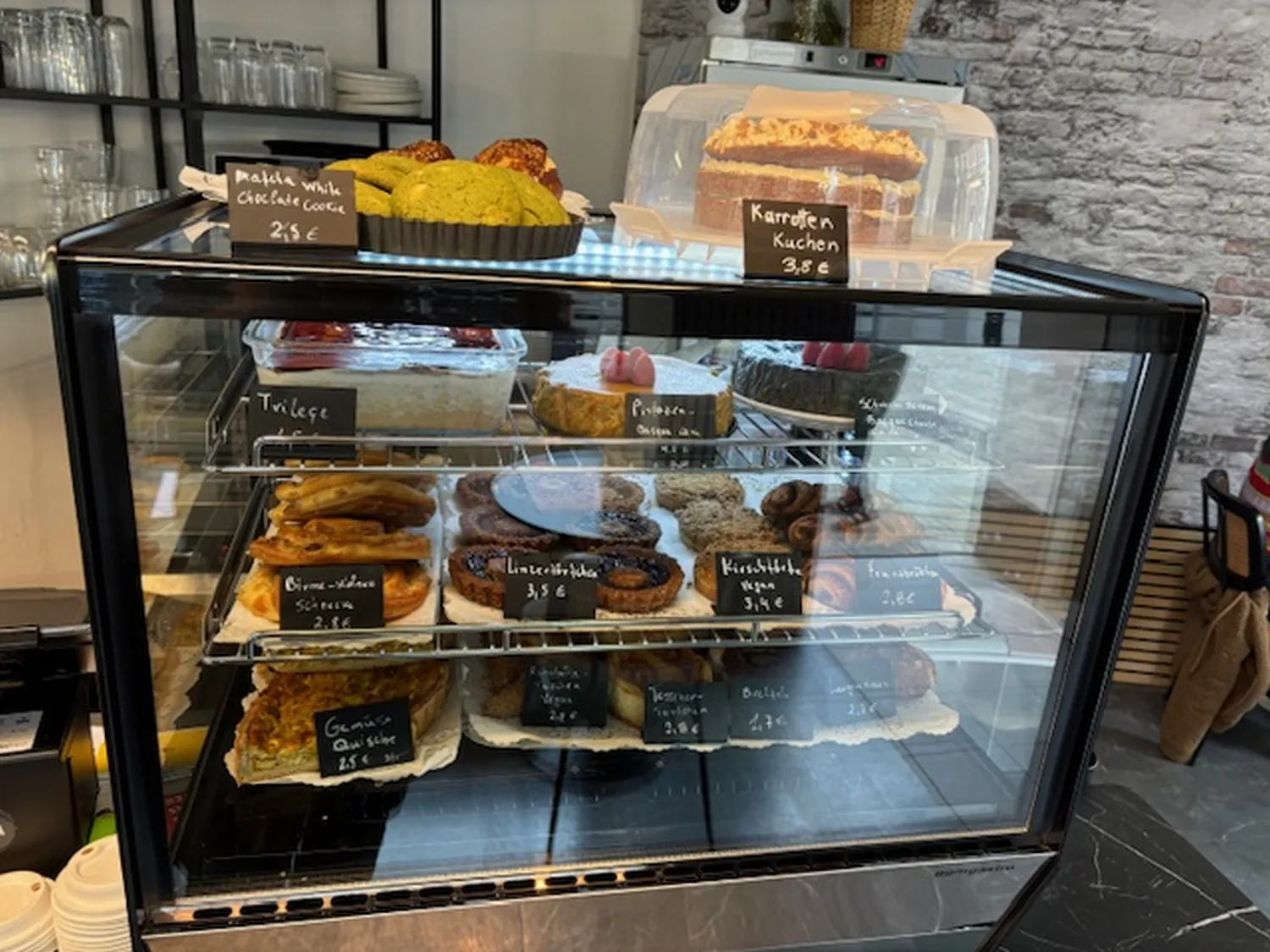 Gebäck von Jon Cafe - Mirand Sinanaj