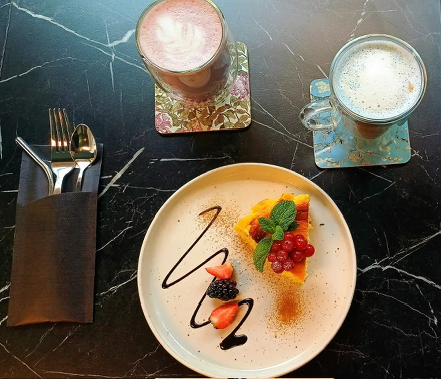 Kaffee von Jon Cafe - Mirand Sinanaj 