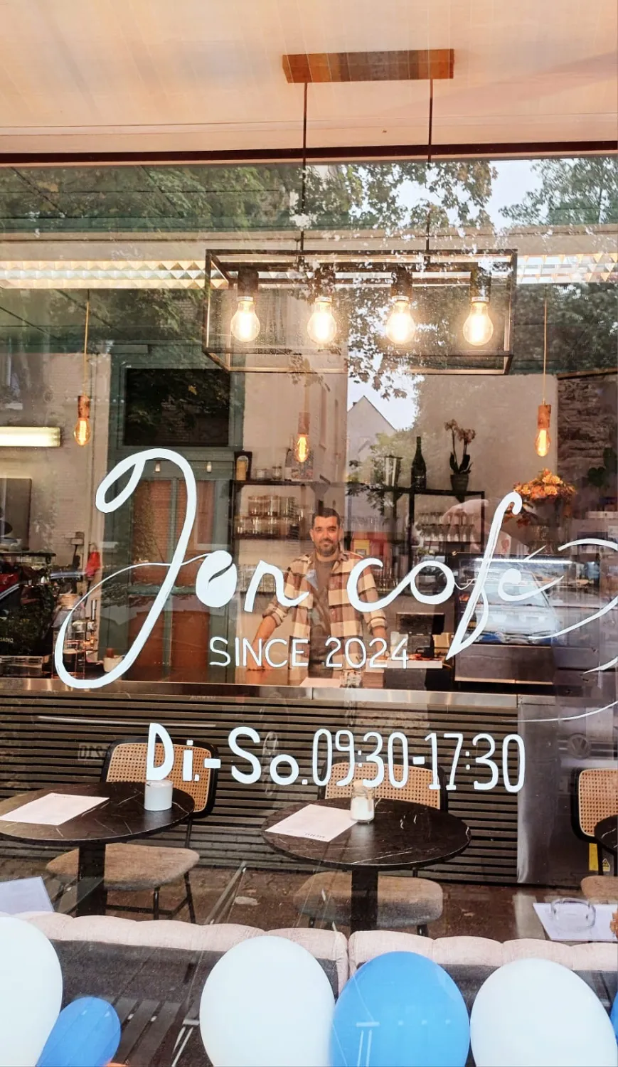  Jon Cafe - Mirand Sinanaj 