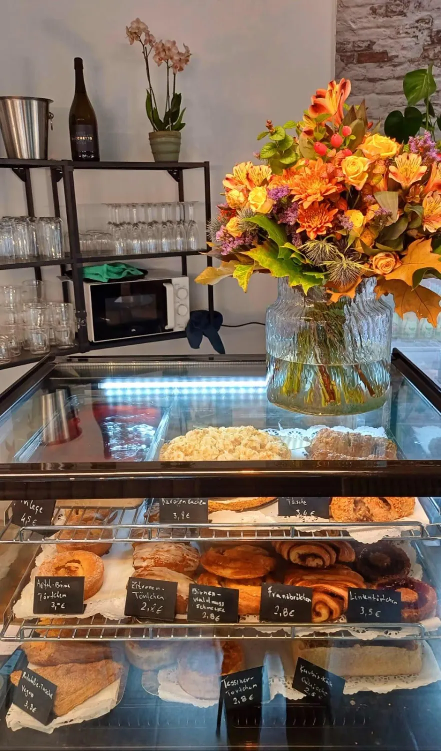 Kuchen von Jon Cafe – Mirand Sinanaj 
