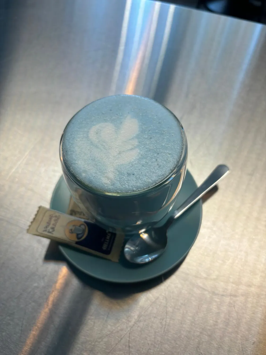 Kaffee von Jon Cafe - Mirand Sinanaj 