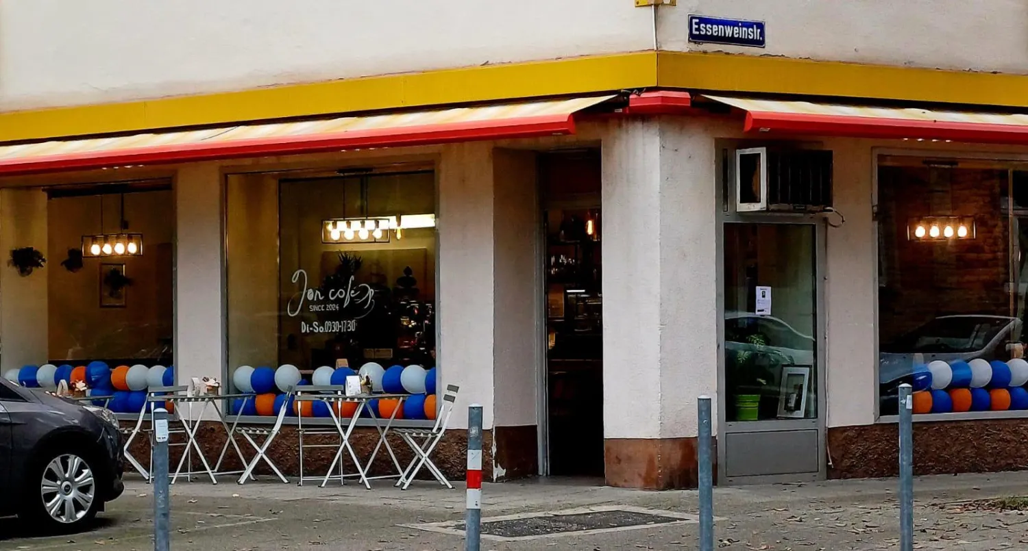  Jon Cafe - Mirand Sinanaj 